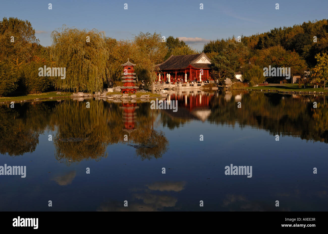 Blaues teehaus Fotos und Bildmaterial in hoher Auflösung Alamy