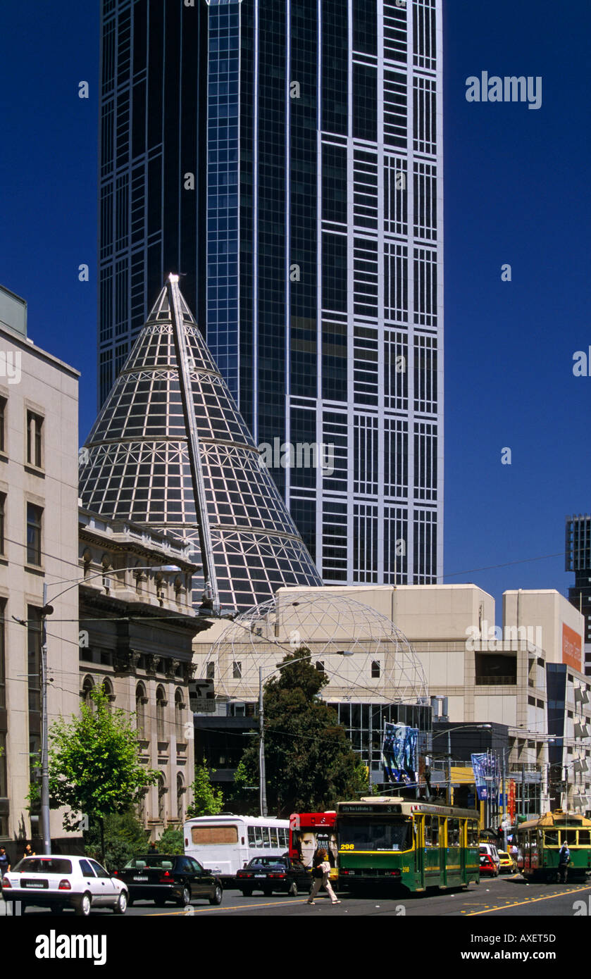 Kegeldach über alte Shot Tower in Melbourne Central shopping Komplex Melbourne Victoria Australien vertikale Stockfoto