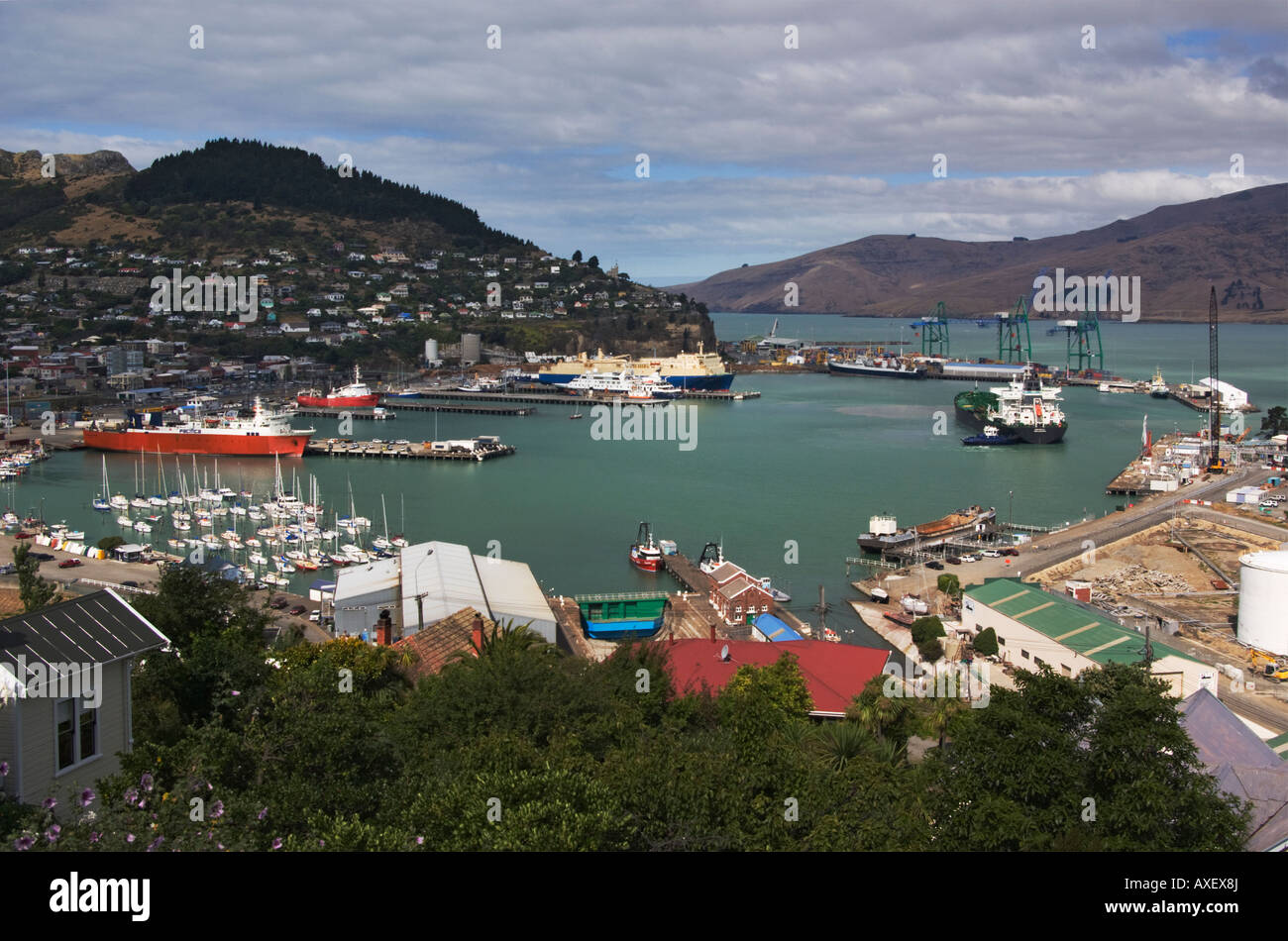 Einen Überblick über den Hafen und Umgebung in Lyttelton, Neuseeland. Stockfoto