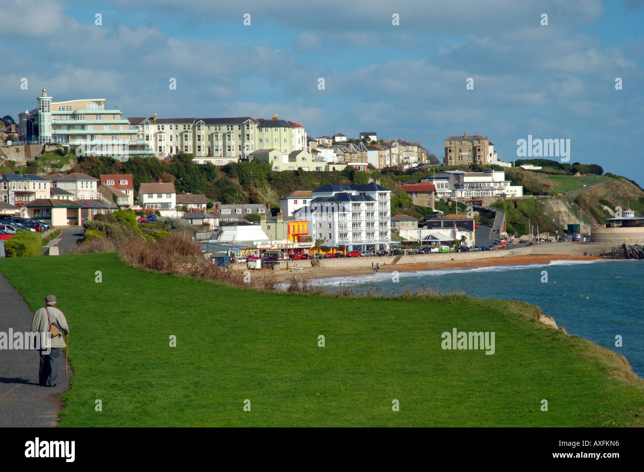 Zu Fuß nach Ventnor, Ventnor Victorian Seaside Resort, Isle of Wight, England, Großbritannien, GB. Stockfoto
