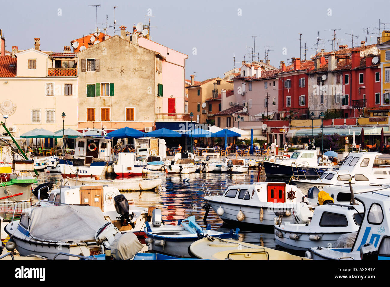 Boote im Hafen, Rovinj, Kroatien Stockfoto
