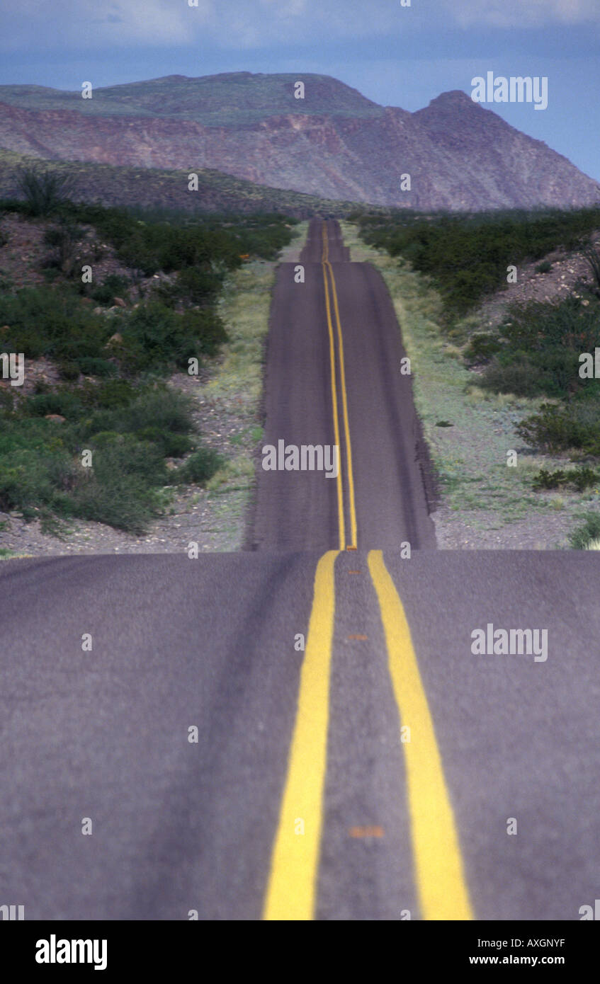 Lonely road in central California Stockfoto