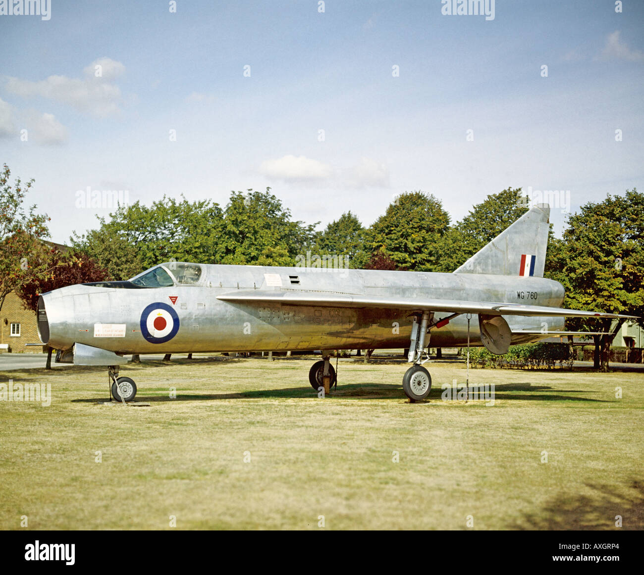 English Electric Lightning P1A-WG760 im Ruhestand und auf dem Display an RAF Henlow UK Stockfoto