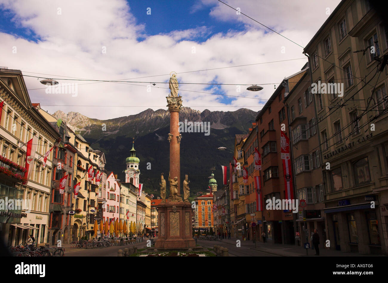 Herzog-Friedrich-Straße, Innsbruck, Hauptstadt von Tirol, Österreich. Stockfoto