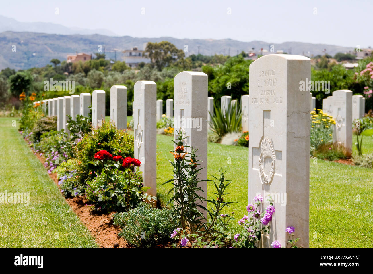 Grabsteine an die Alliierten Friedhof, Suda Bay, Kreta, Griechenland. Stockfoto