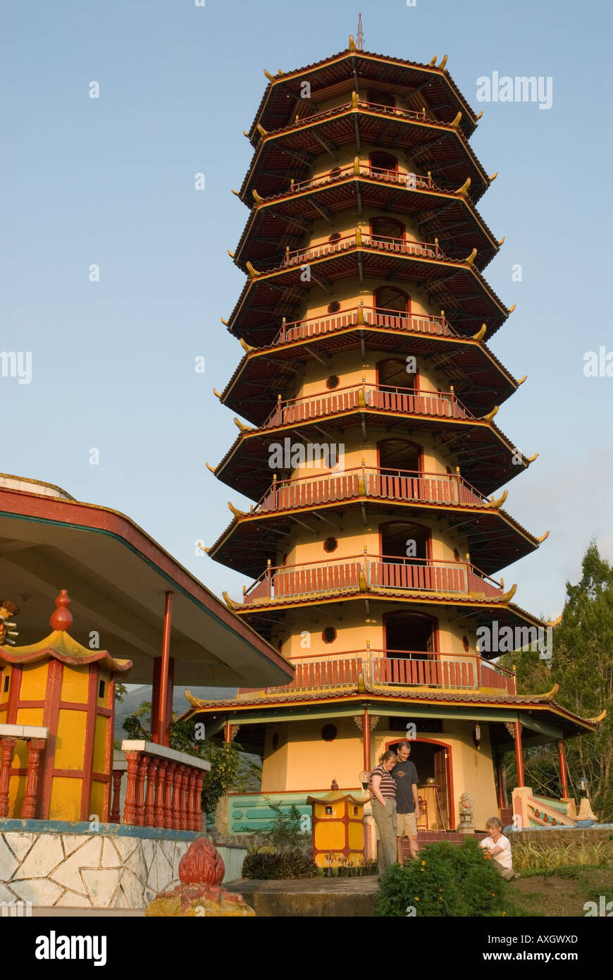 Buddhistischer Tempel in der Nähe von Tomohon Minahasa Hochland Sulawesi Utara North Sulawesi Indonesien Stockfoto