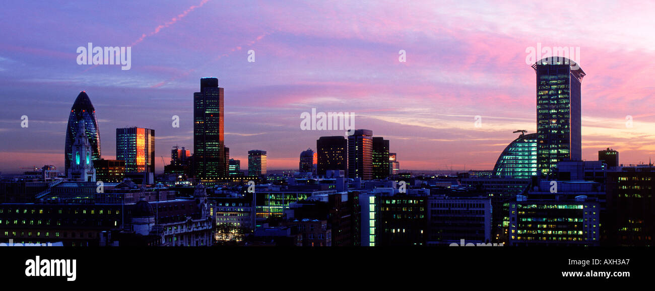 London-Stadt bei Sonnenuntergang Stockfoto