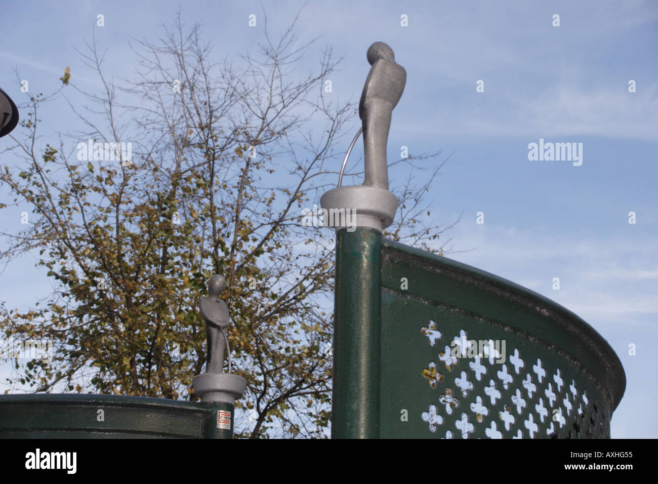 Puppen auf Straße Urinal in Amsterdam Stockfoto