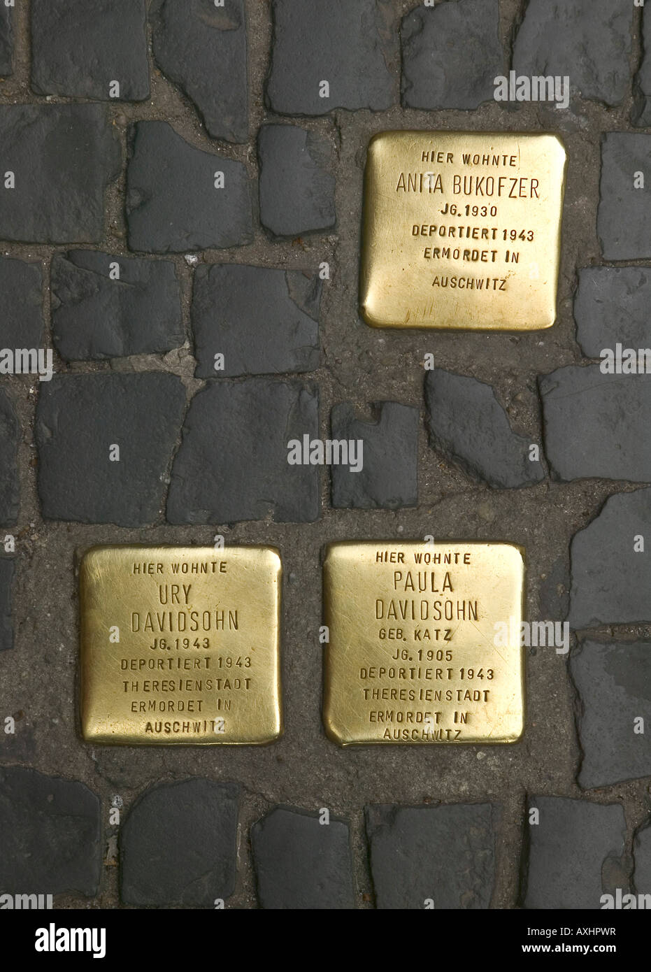 Kunst jüdischen zweiten Pflaster Steinen stolpern ware würde Steinen Denkmal Opfer Bronze Berlin Deutschland Europa Stockfoto