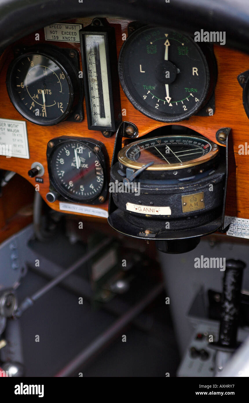 Im offenen Cockpit eines Tiger Moth Flugzeug Stockfoto