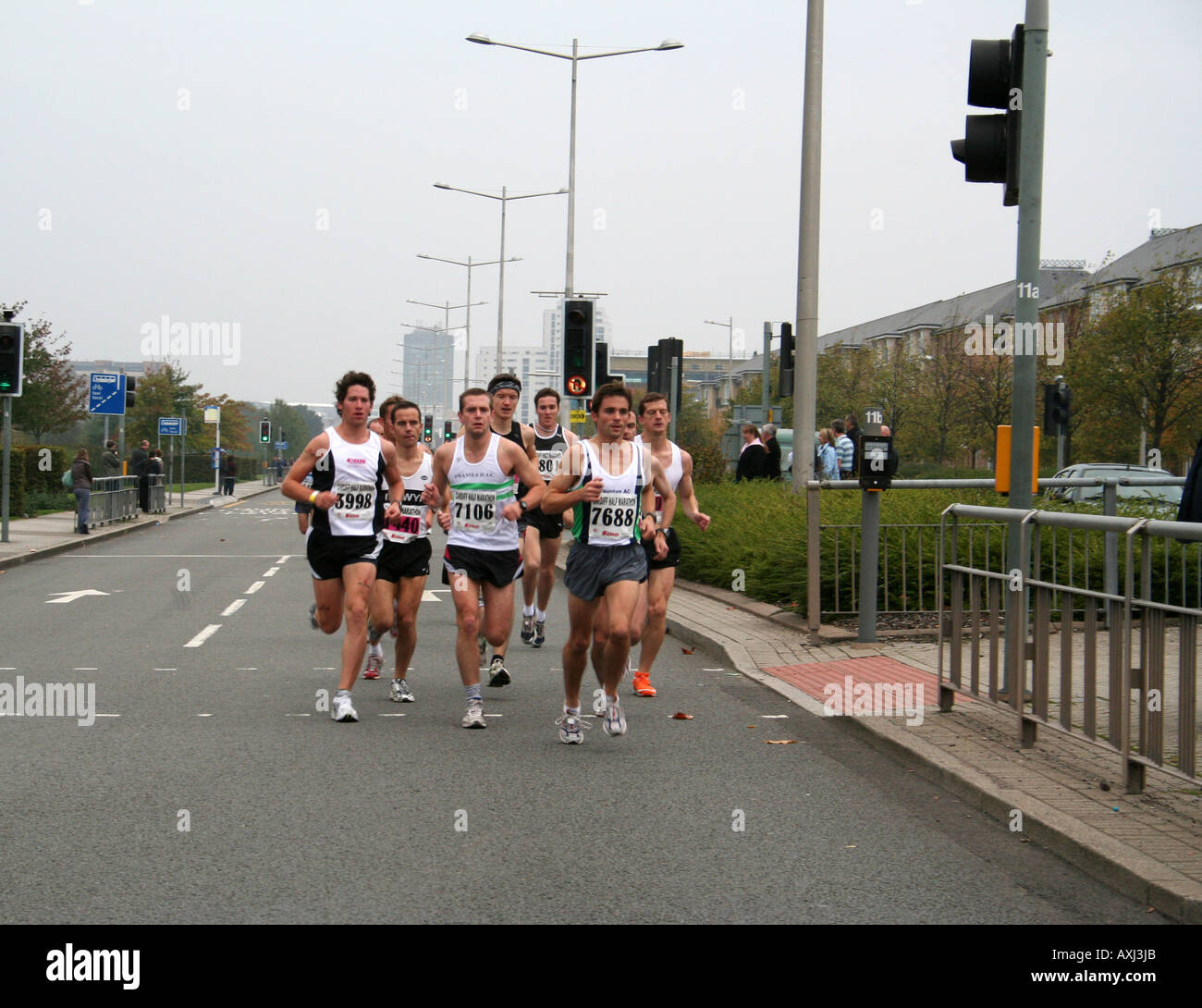 Läufer in Süd-Wales Cardiff Marathon Cardiff Bay Stockfoto