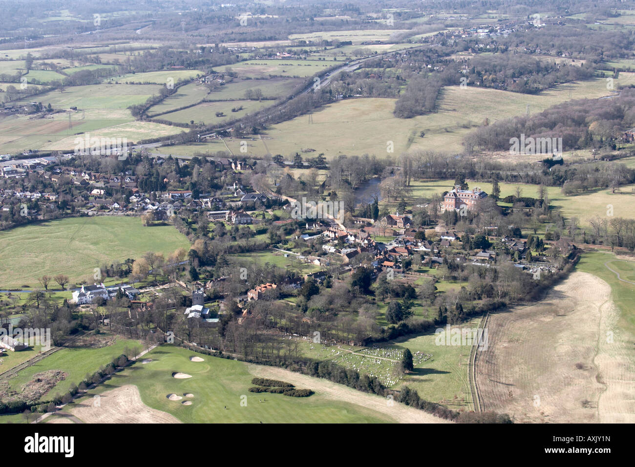 Hohen Niveau schrägen Luftbild Norden westlich von Denham Palast Denham London UB9 England UK Feb 2006 Stockfoto