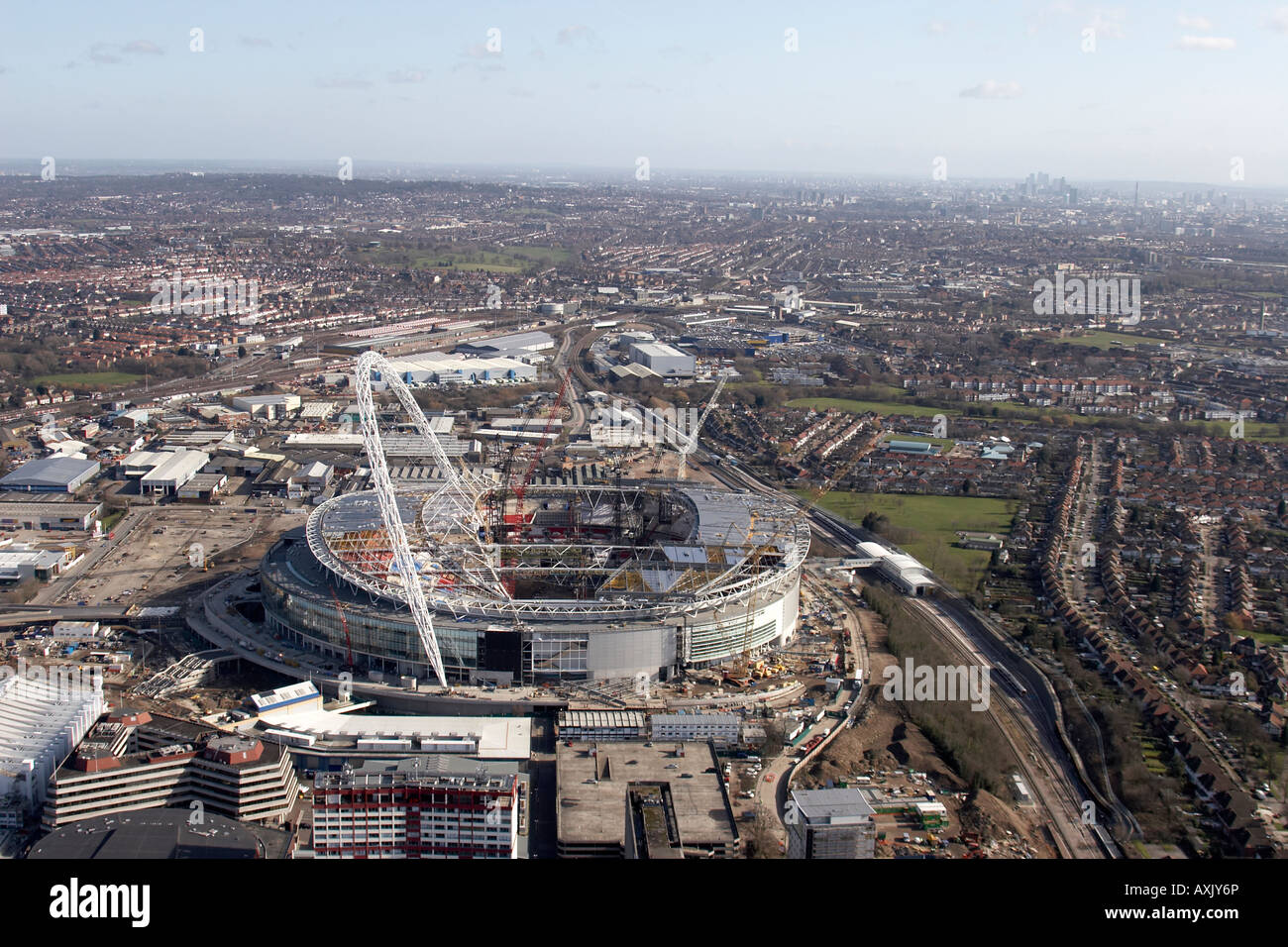 Hohen Niveau schrägen Luftbild östlich von Wembley-Stadion bauen Baustelle London HA9 England UK Feb 2006 Stockfoto