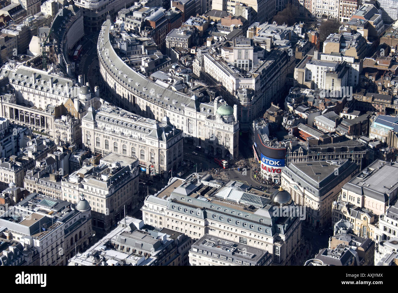 Hohen Niveau schrägen Luftbild Norden westlich von West End Piccadilly Circus und Regent Street London W1 und SW1 England UK Feb 2006 Stockfoto