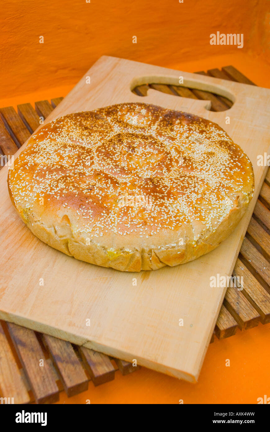 Brot, gebacken in Outdoor-Holz befeuert Ofen Stockfoto