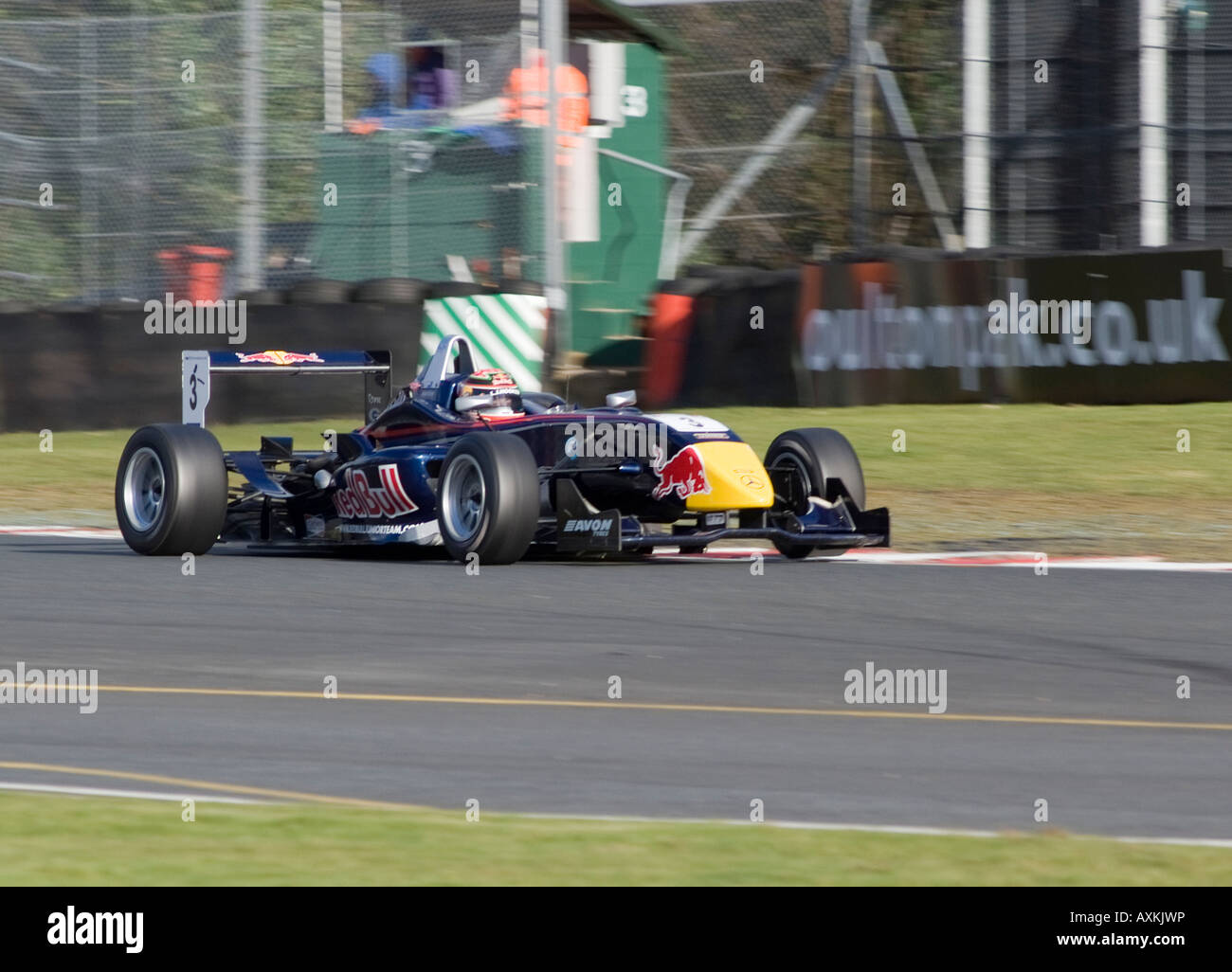 Dallara F308 Mercedes HWA britische F3 internationale Serie Rennwagen bei Oulton Park Motor Race Circuit Cheshire England UK Stockfoto