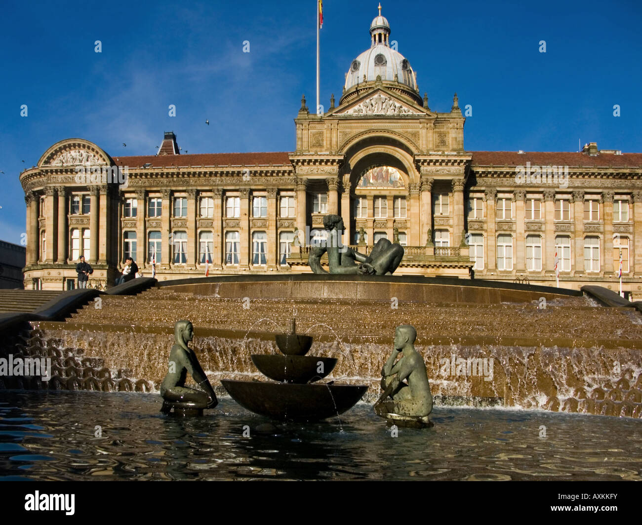 Der Fluss-Brunnen, Birmingham City Hall mit Frauenfigur repräsentieren die Lebenskraft und der Jungbrunnen, Dhruva Mistry Stockfoto