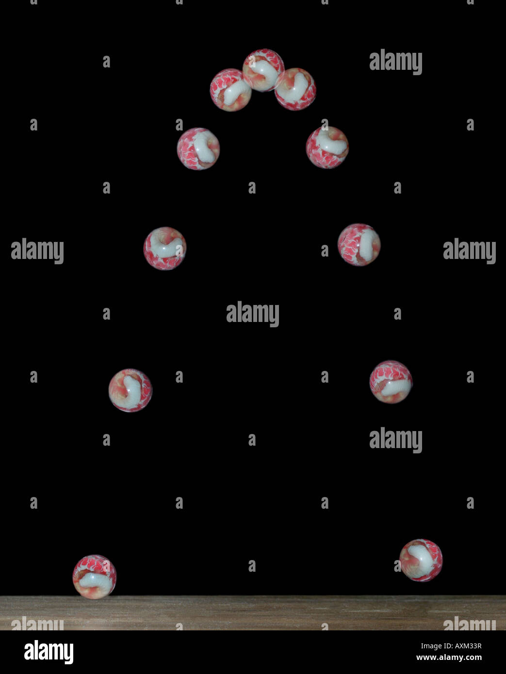 Multiple-Flash-Foto von einem einzigen Superball bounce Stockfoto