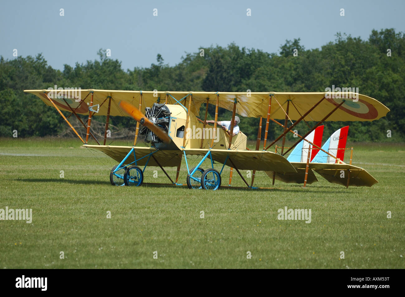 Alte 19010's Caudron G.III Doppeldecker, französische Oldtimer Flugshow, La Ferte Alais, Frankreich Stockfoto