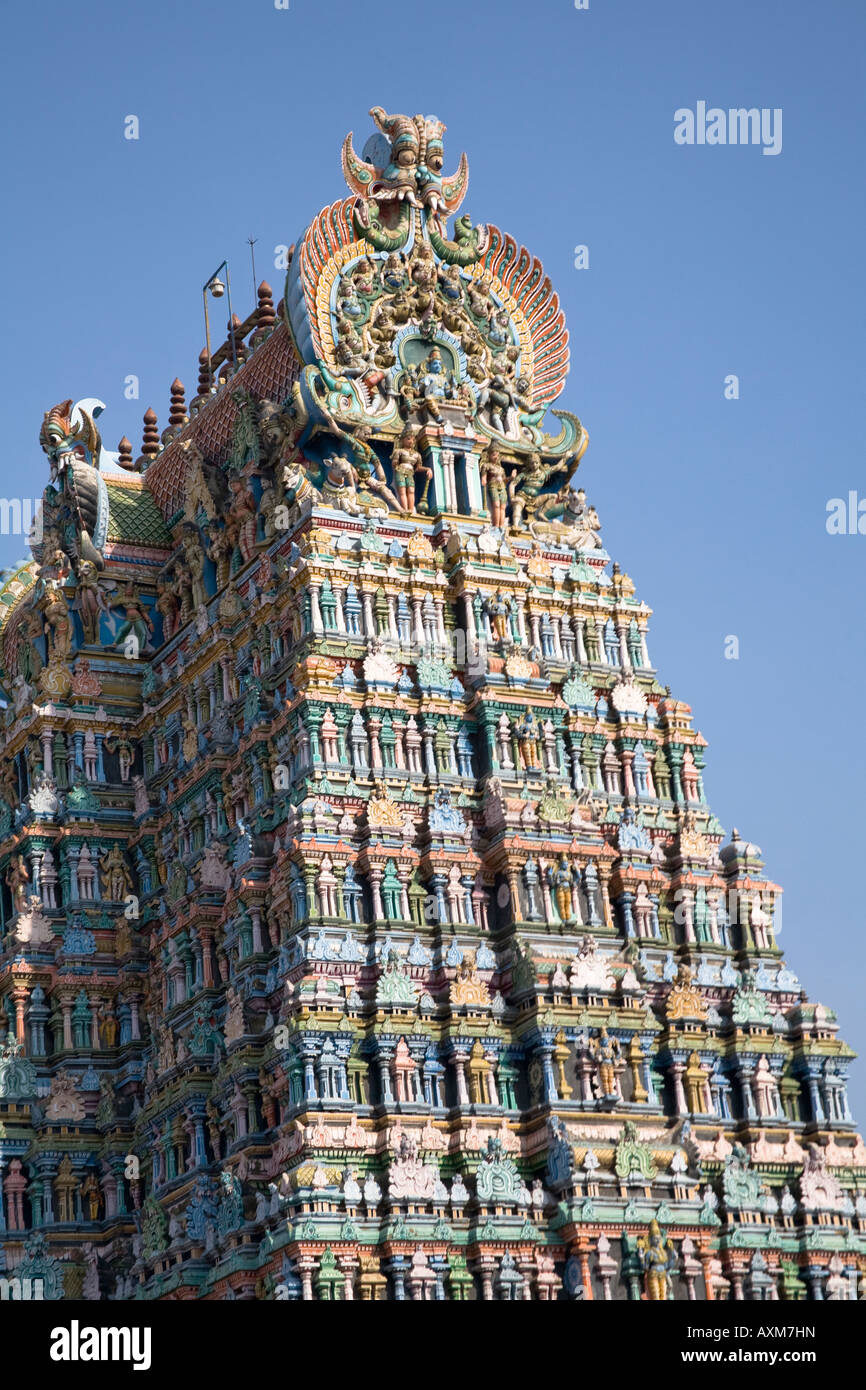 Ein Gopuram, Meenakshi Tempel, Madurai, Tamil Nadu, Indien Stockfoto