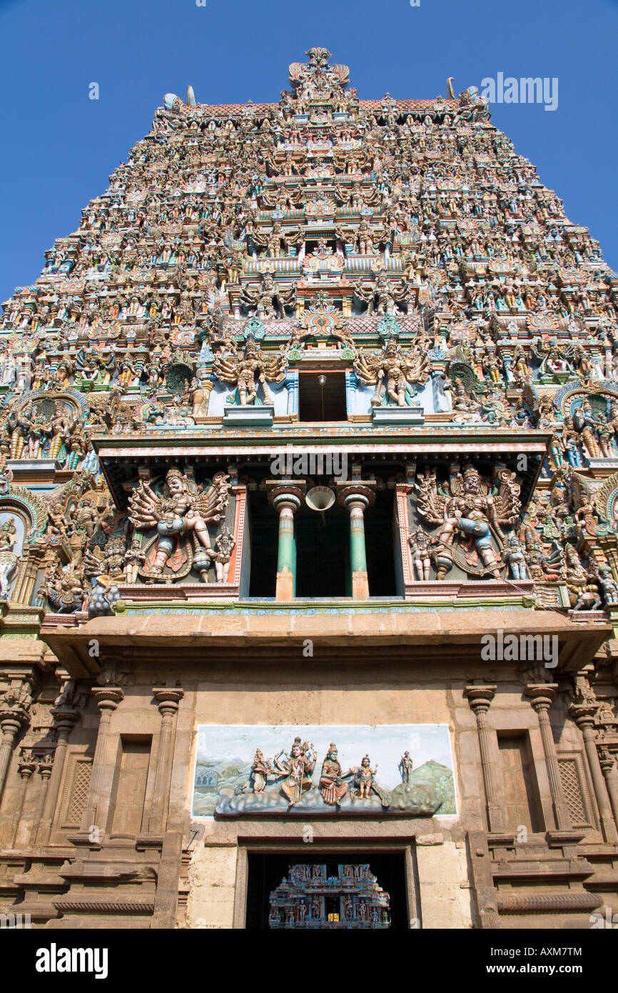 Ein Gopuram, Meenakshi Tempel, Madurai, Tamil Nadu, Indien Stockfoto