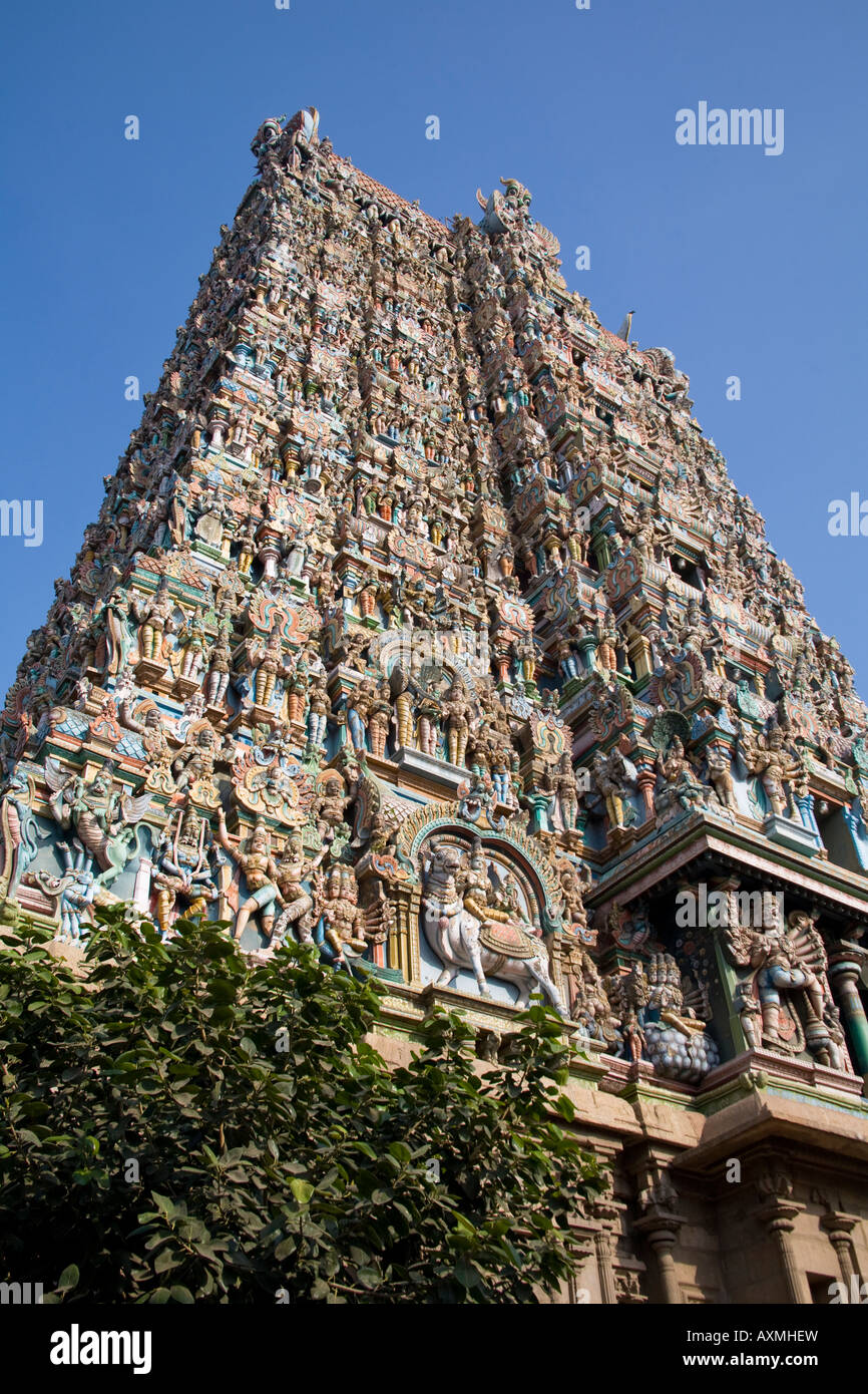 Ein Gopuram, Meenakshi Tempel, Madurai, Tamil Nadu, Indien Stockfoto
