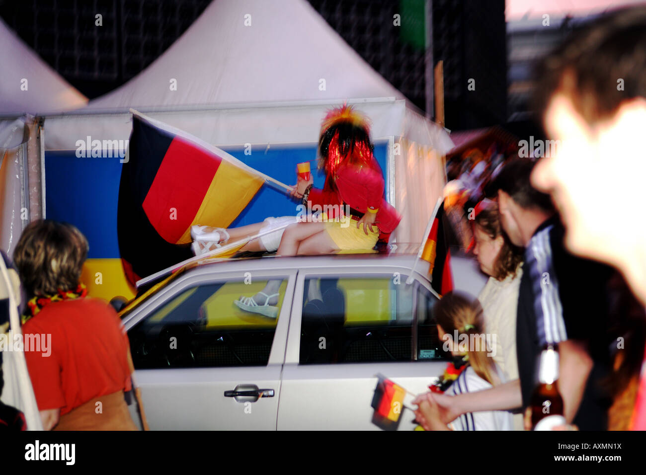 Nachdem das Spiel Deutschland gegen Argentinien Fans auf dem Kudamm in Berlin Stockfoto