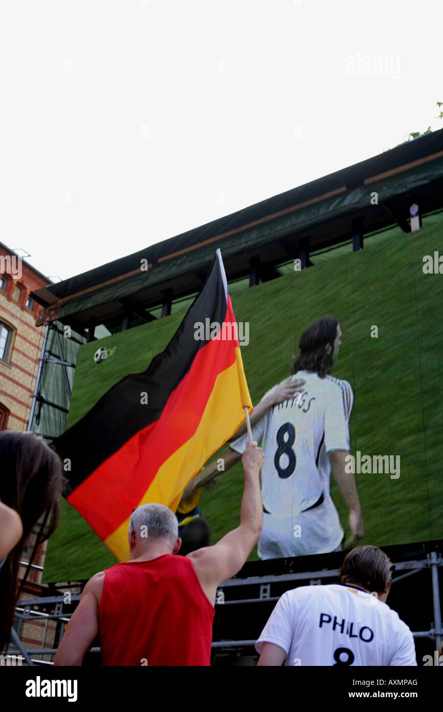 die Welt-Champion-Chip-Fußball in der Zug-Arena in Berlin-Mitte Deutschland gegen Schweden mit dem Ergebnis von zwei im Vergleich zu Null Stockfoto