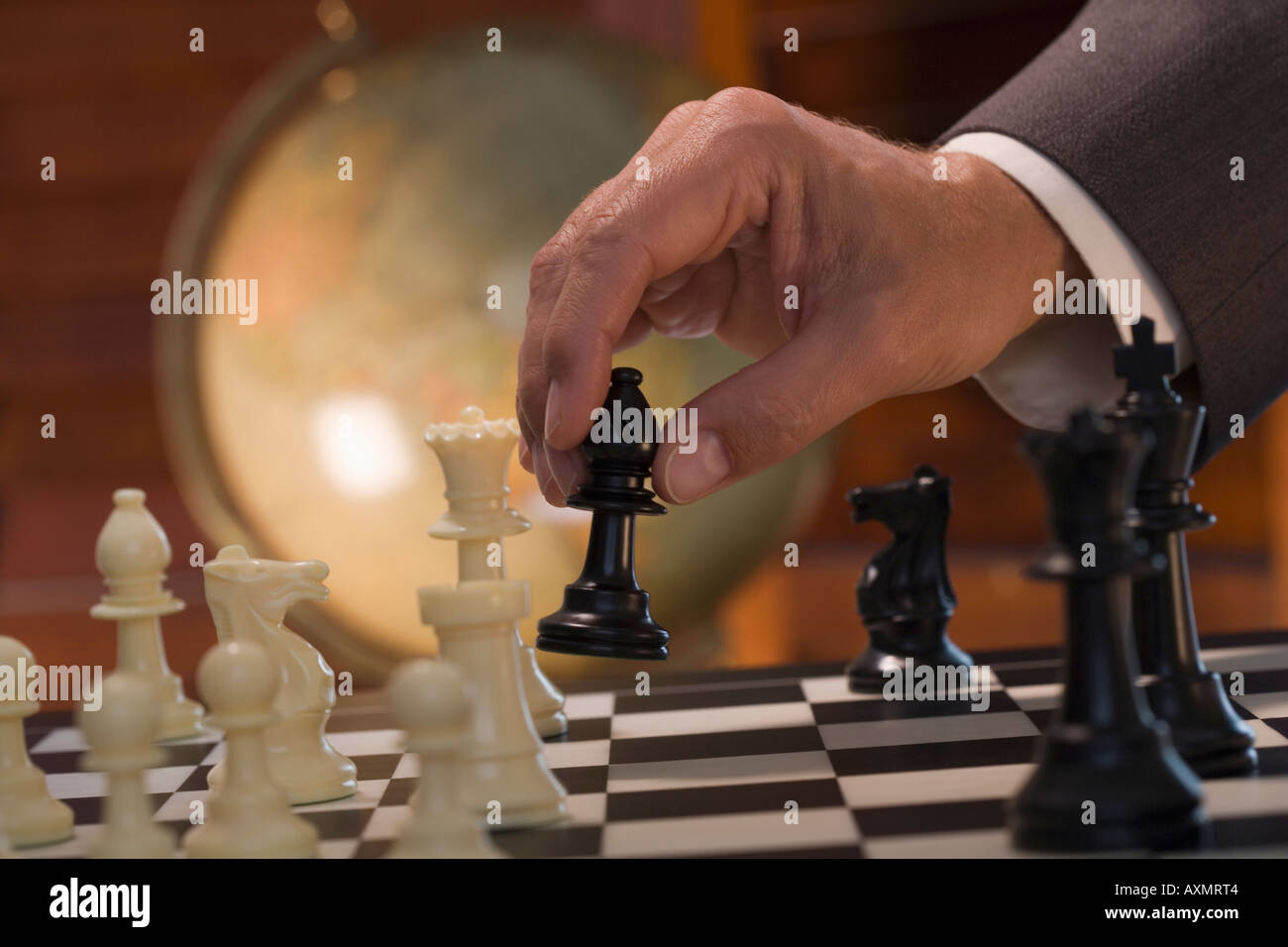 Bewegliche Schachfigur Geschäftsmann Stockfoto