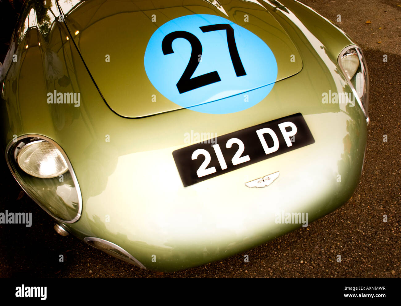 Nr. 27-Platte auf historischen Vintage classic Nostalgie Aston-Martin Aston Martin DBS racing Formel ein F1-Auto-Auto Stockfoto