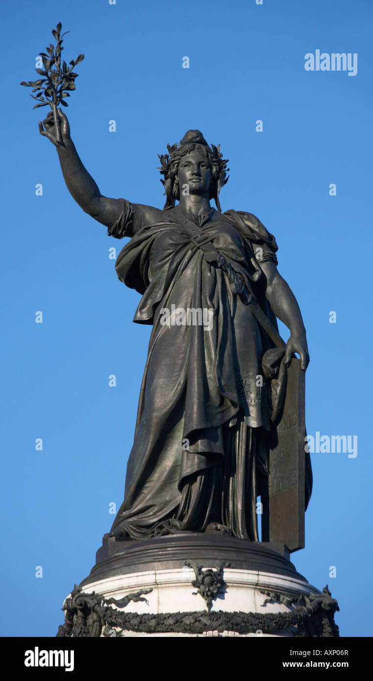 République Statue von Léopold Morice am Place De La République Paris Frankreich Stockfoto