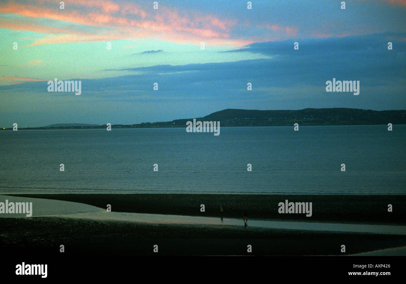 Heitere Meerblick in den späten Abend Licht Irland Irland Stockfoto