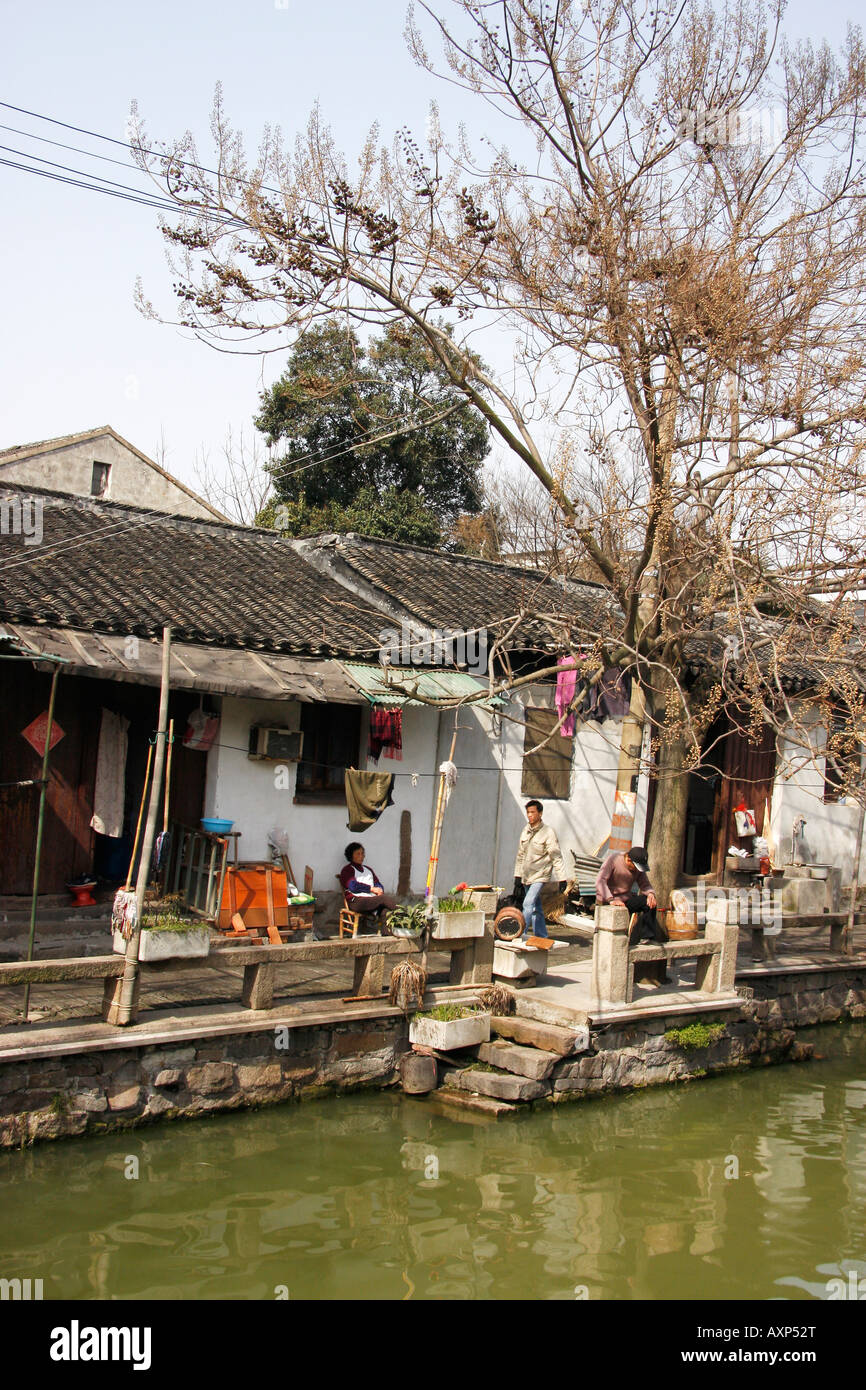 Wasser Seite Häuser entlang der historischen Grachten in Suzhou, China Stockfoto