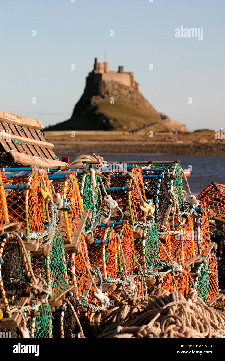 Krabben oder Hummer Töpfe und Lindisfarne Castle, heilige Insel Northumberland England Stockfoto