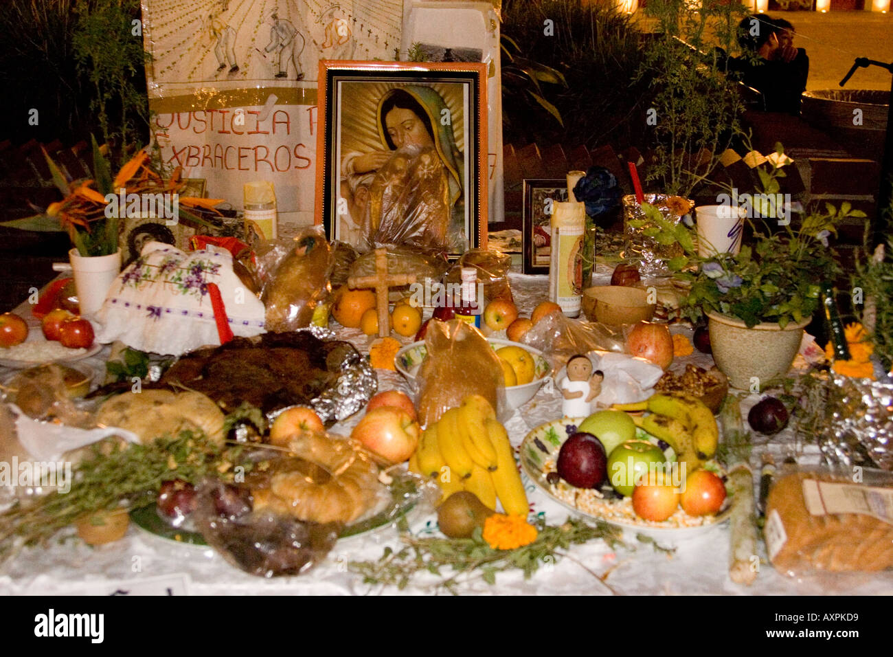 Altar für Tag von den Toten 2005, Paseo De La Plaza, Olvera Street - der älteste Teil von Los Angeles Stockfoto