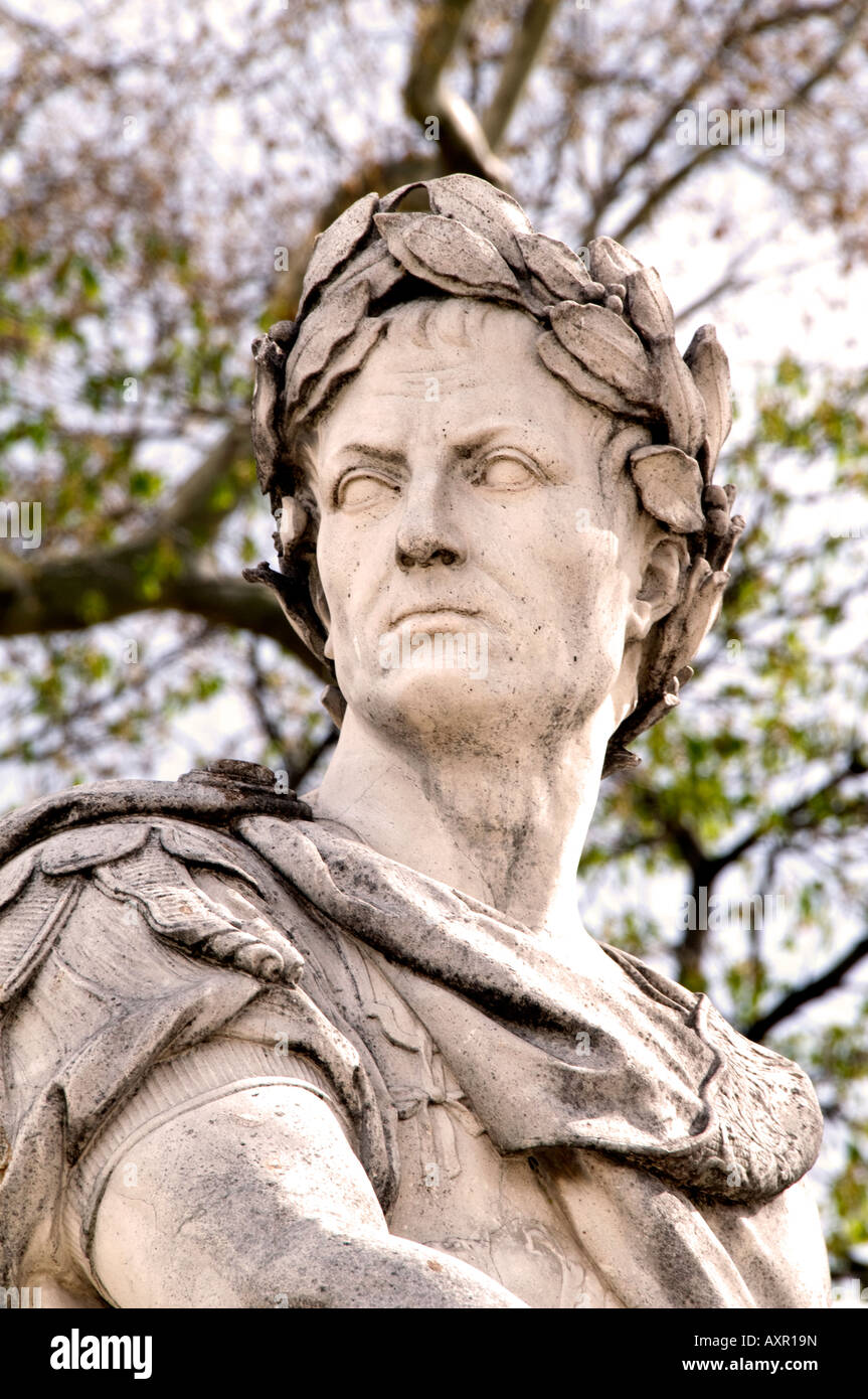 Gaius Julius Caesar römischer Kaiser von Couston Nicolas geboren 12. Juli 100 v. Chr. - 102 BC römische Paris Jardin des Tuilerie Frankreich Stockfoto