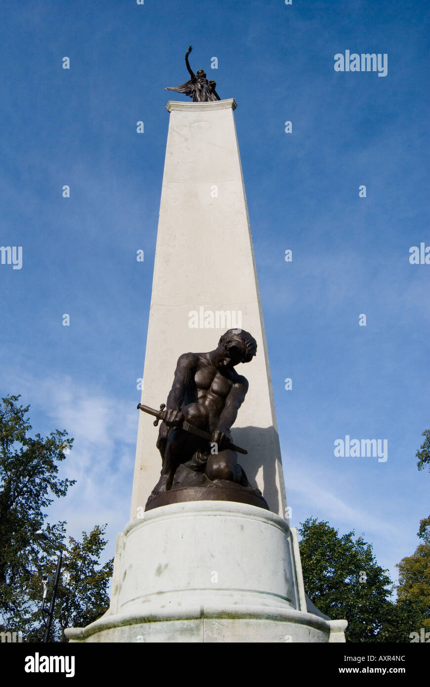 Skipton North Yorkshire UK War Memorial in der Mitte der Stadt Stockfoto