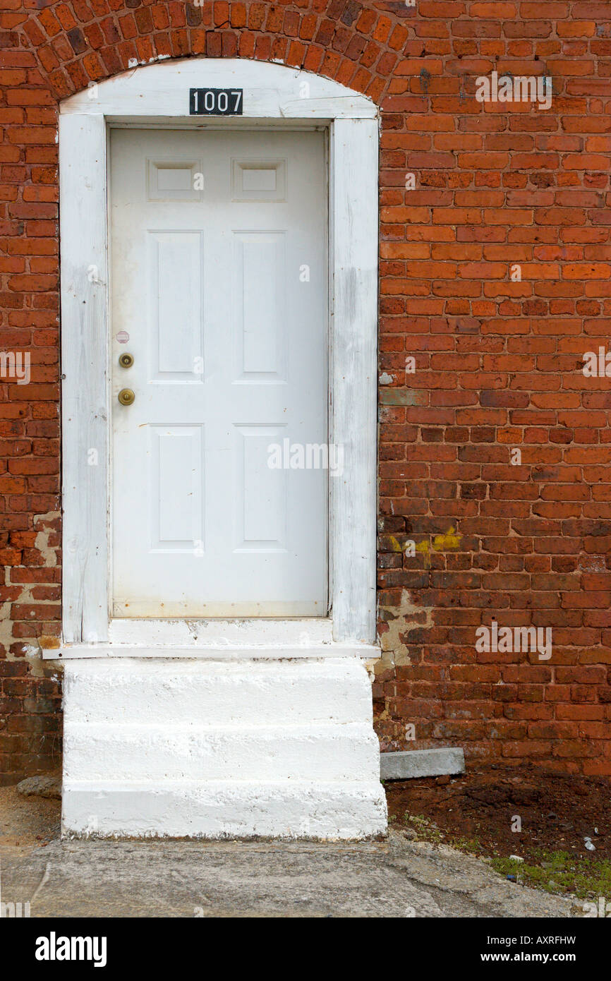 Dies ist der Eingang zu einem alten Baumwollspinnerei. Es wurde 1907 in Dalton GA erbaut. Stockfoto