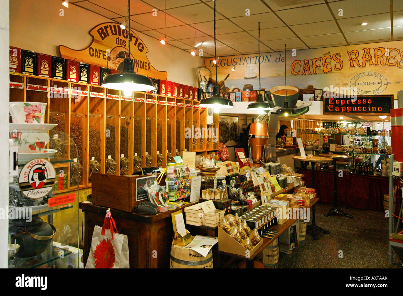 Frankreich-schöne alte Stadt Zentrum Coffe-shop Stockfoto