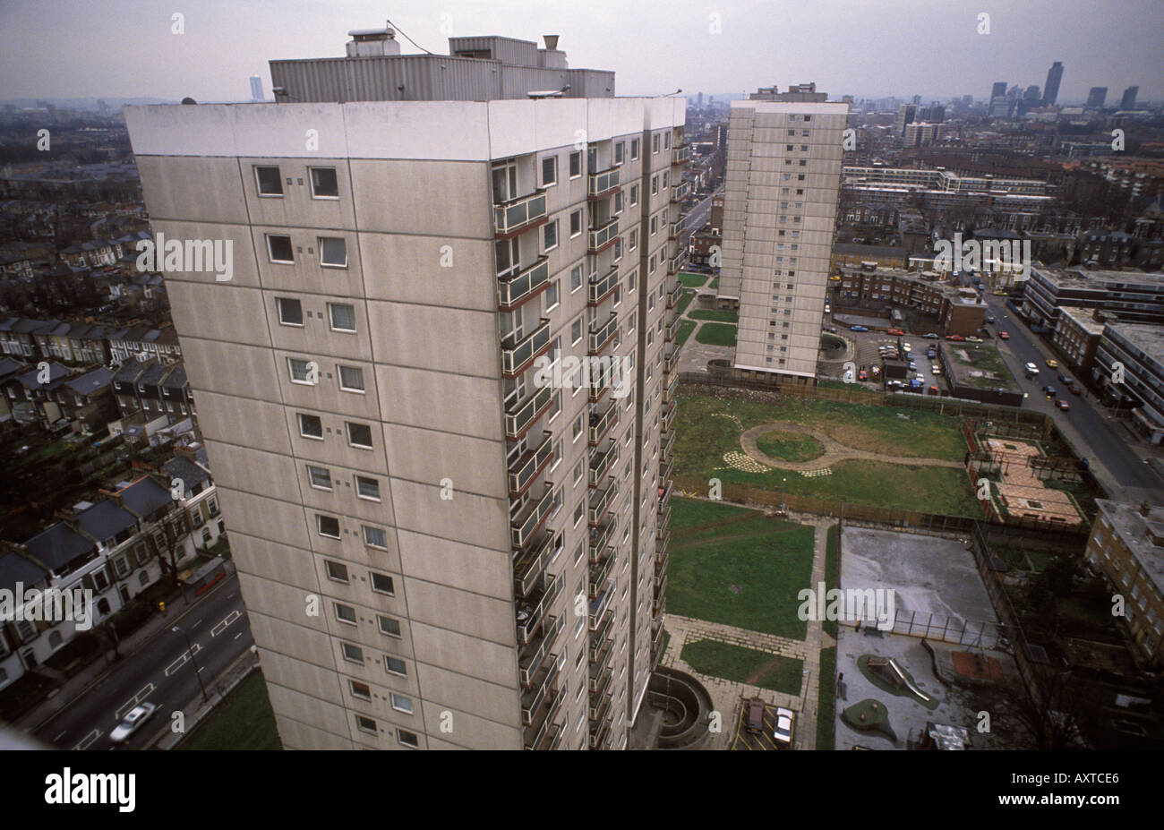 Arbeiterwohnungen Hochhaus stadtwohnungen Ansicht von London Haus subventionierte lokale Gebietskörperschaften Wohnungen schlecht weniger gut in Londoners 1990s UK HOMER SYKES Stockfoto