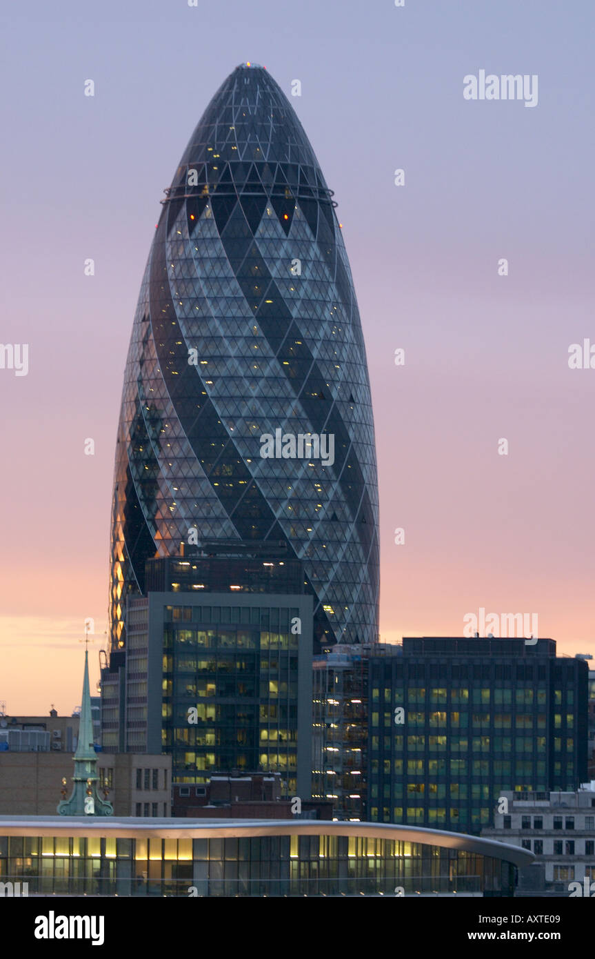 Neue Architektur auf London Docklands Stockfoto