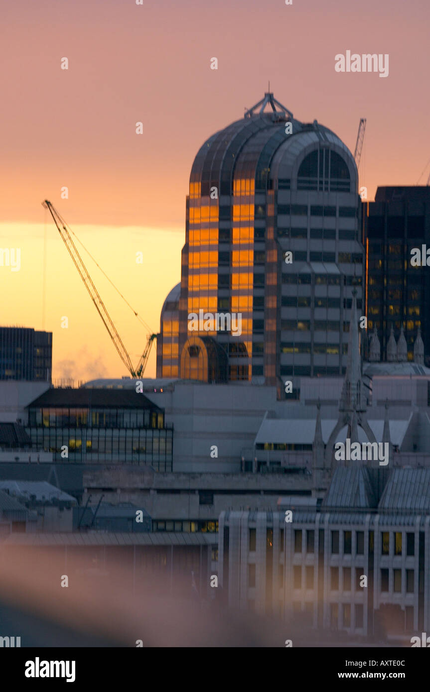 Neue Architektur auf London Docklands Stockfoto