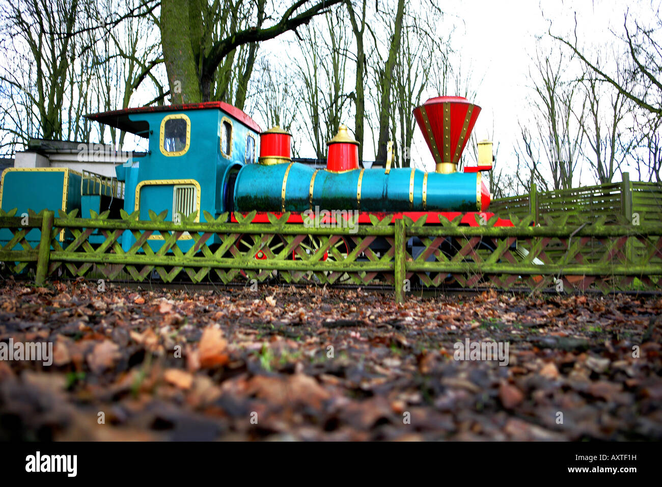 ein Zug für Kinder, die vor vielen Jahren gestoppt Stockfoto