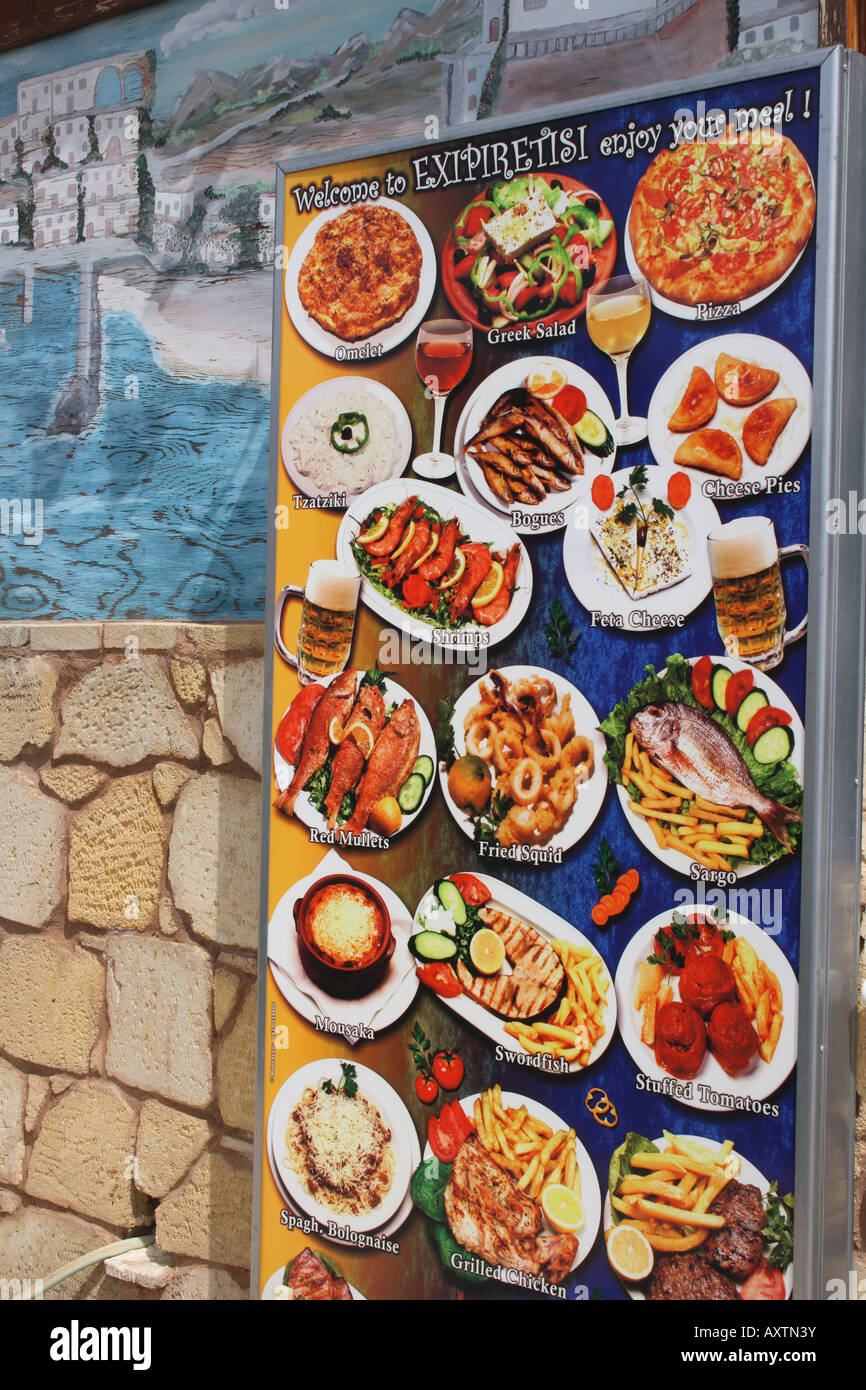 Griechische Speisekarte Mit Bilder Von Essen Im Restaurant Kreta Griechenland Europa Foto Willy Matheisl Stockfotografie Alamy