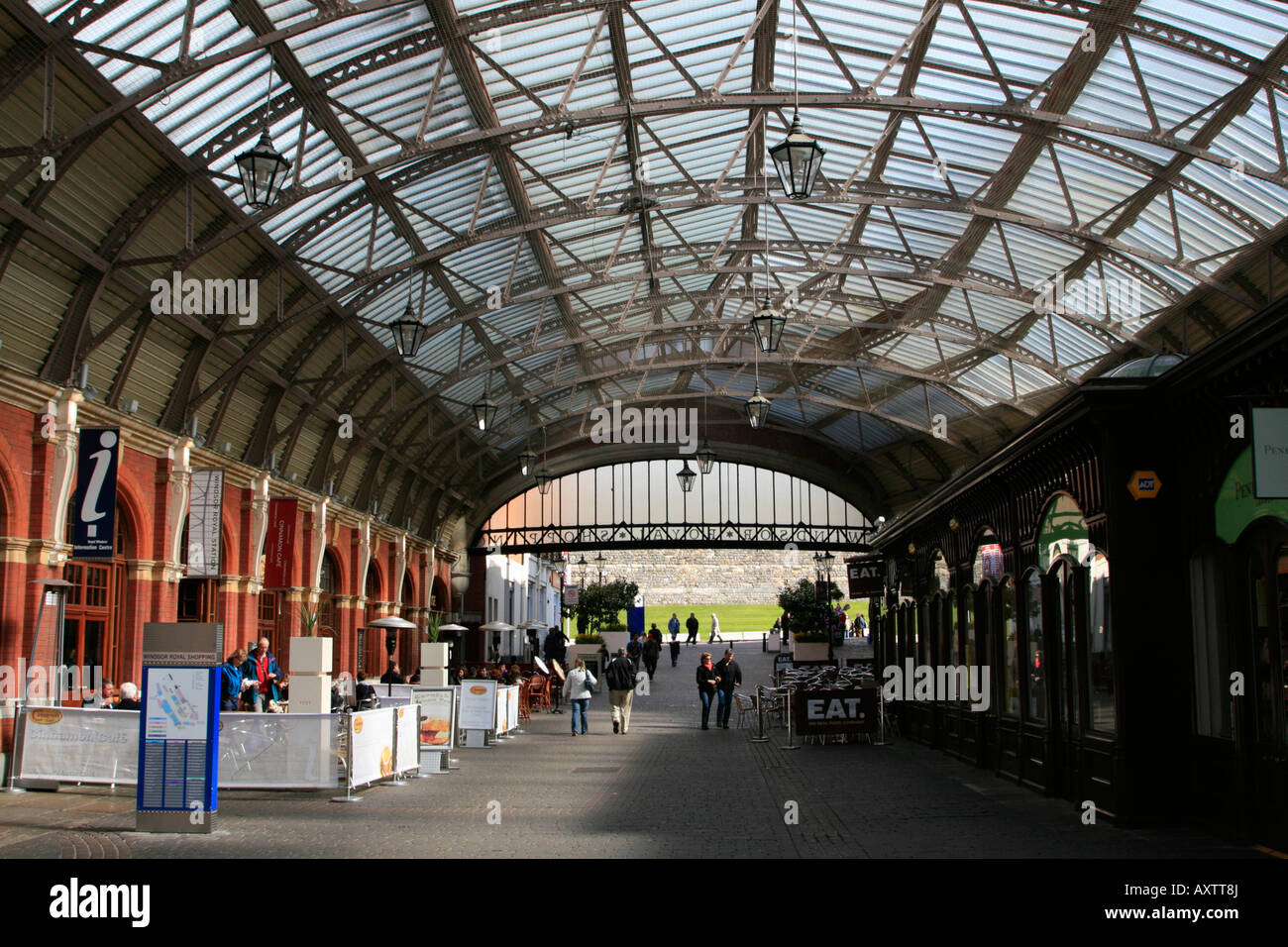 Windsor Castle Stadtzentrum Touristen Royal Borough of Windsor und Maidenhead, Berkshire, England, UK, GB Stockfoto