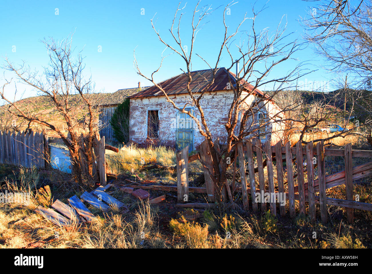 ALTE VERLASSENE HAUS VON ROUTE 66 IN DEN GHOST TOWN CUERVO NEW MEXICO USA Stockfoto