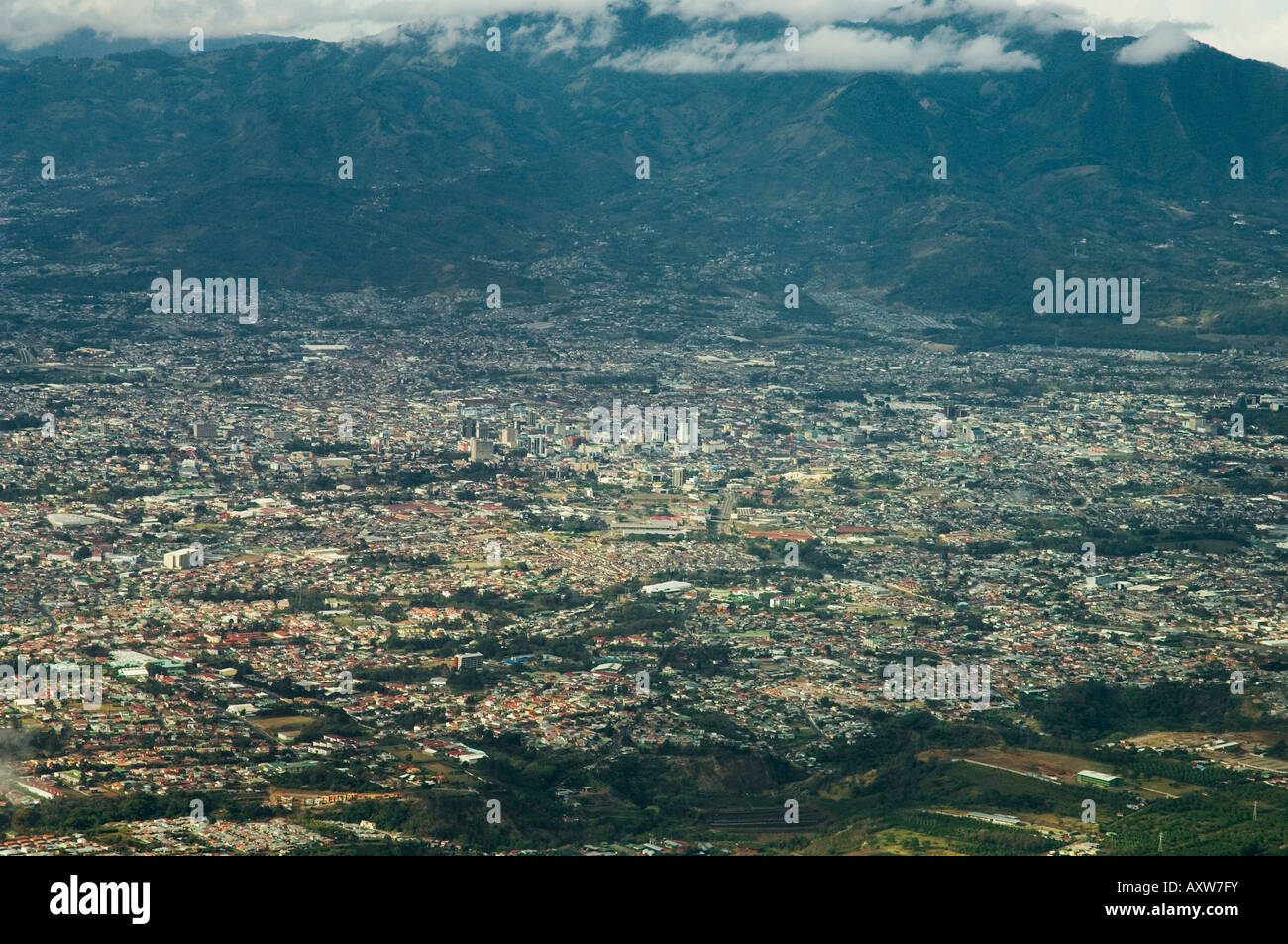 Annäherung an San Jose aus der Luft, Costa Rica Stockfoto