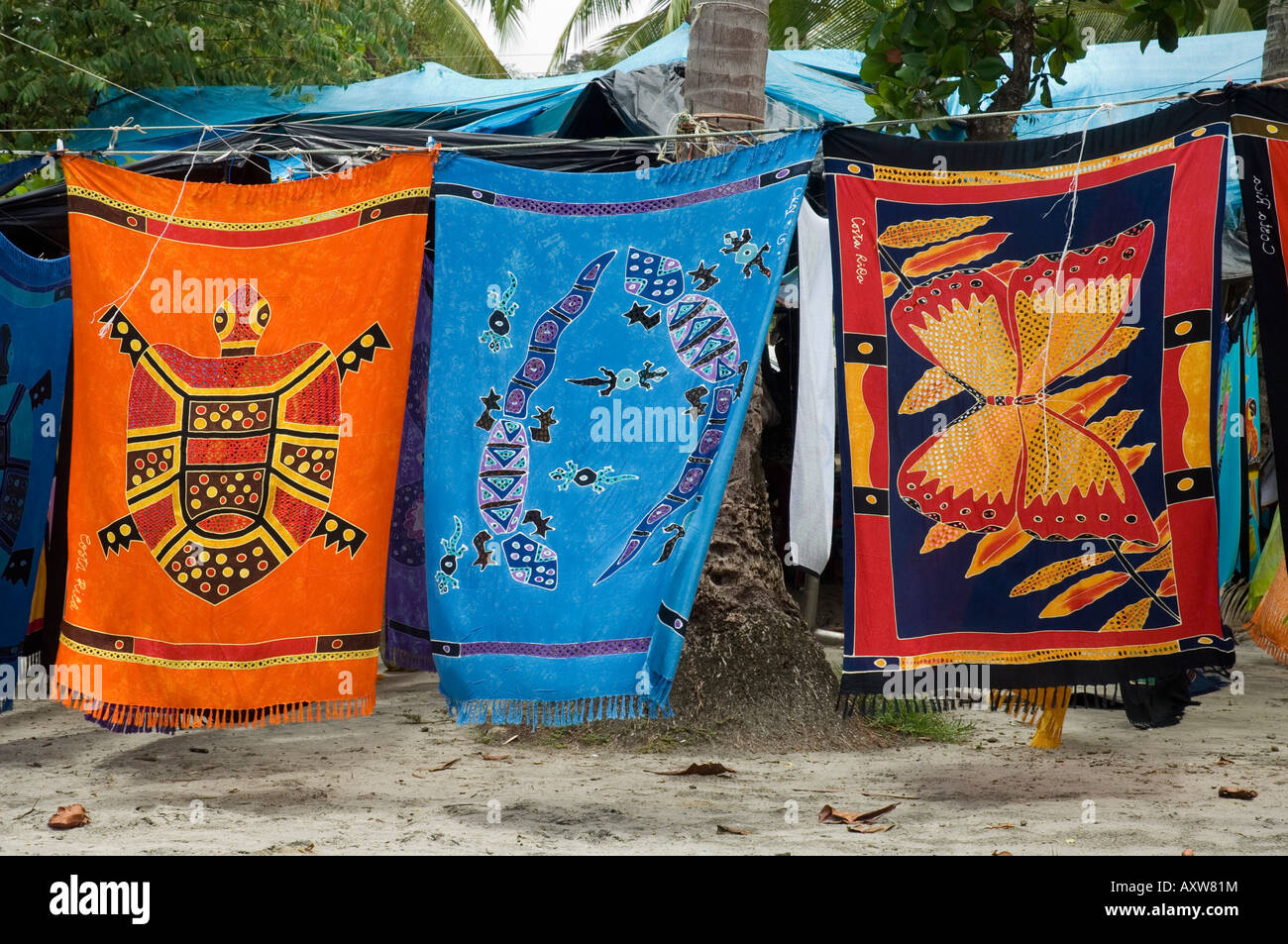 Bunte Strand wickelt für Verkauf, Manuel Antonio, Costa Rica Stockfoto