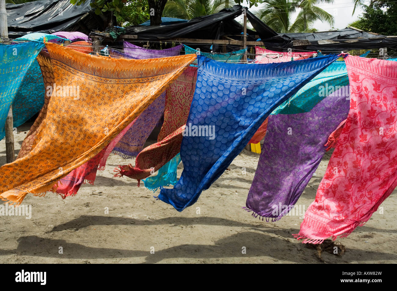 Bunte Strand wickelt für Verkauf, Manuel Antonio, Costa Rica Stockfoto