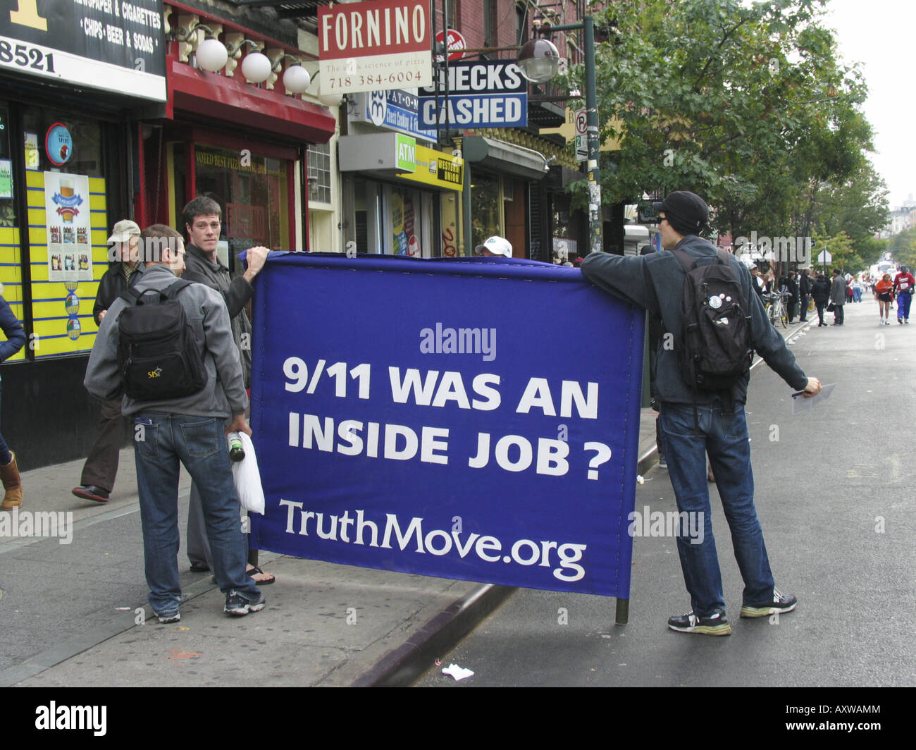 Demonstration während 2007 New York Marathon gegen den Krieg im Irak, USA, Brooklyn, New York Stockfoto
